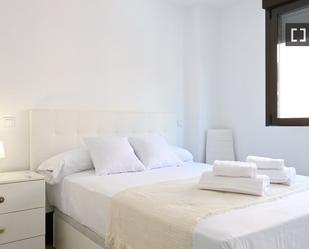 Bedroom of Flat to rent in  Madrid Capital  with Air Conditioner and Balcony