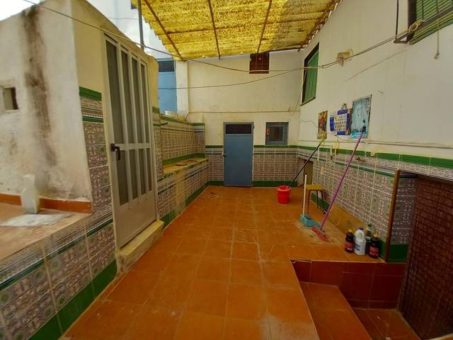 Casa adosada en Venta en Calle Cobatillas Bajas en Martos