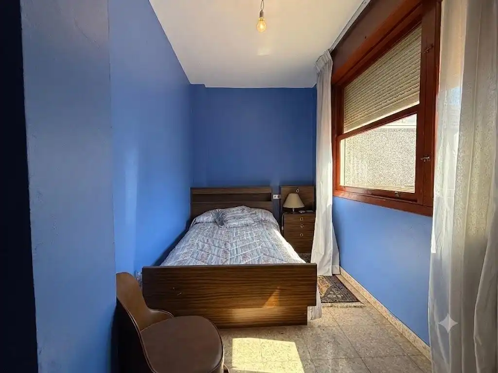 Dormitori de Casa o xalet en venda en Vigo  amb Terrassa i Balcó