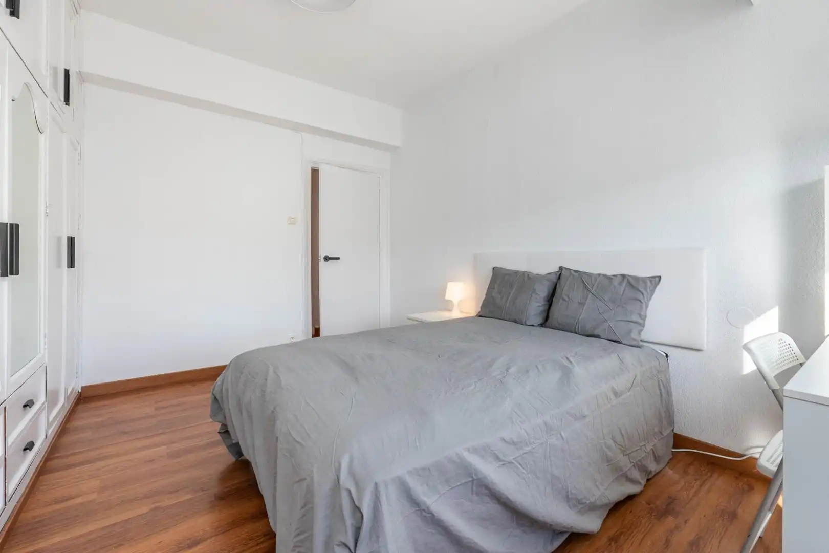 Bedroom of Flat for share in Granada  with Heating