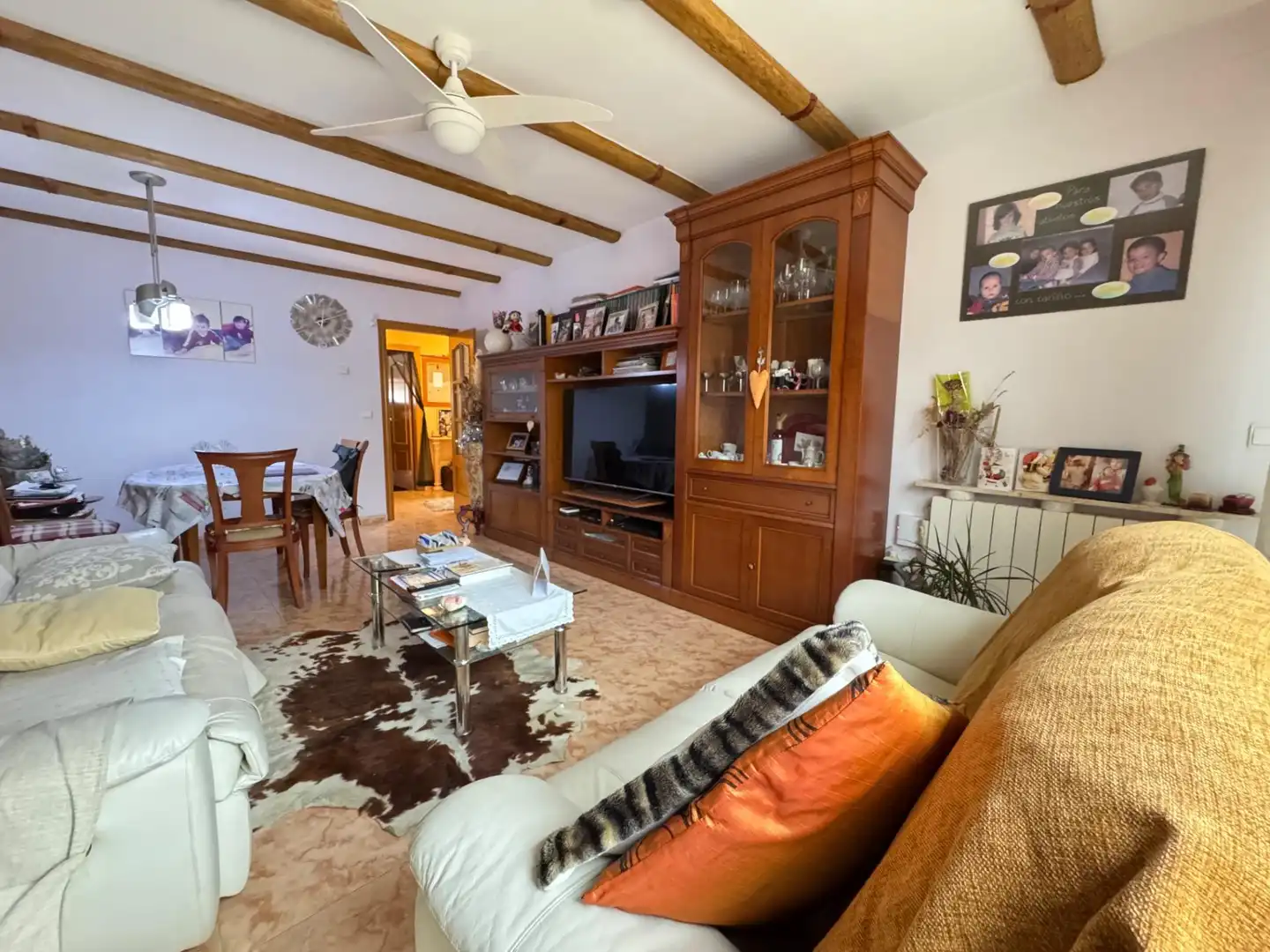 Sala d'estar de Casa o xalet en venda en Pira amb Calefacció, Jardí privat i Terrassa