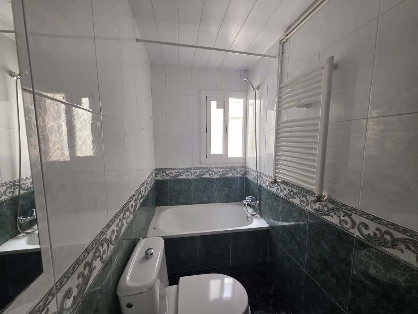 Badezimmer von Wohnung zum Verkauf in Premià de Dalt mit Klimaanlage, Heizung und Terrasse
