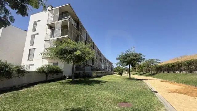 Vista exterior de Pis en venda en Málaga amb Calefacció