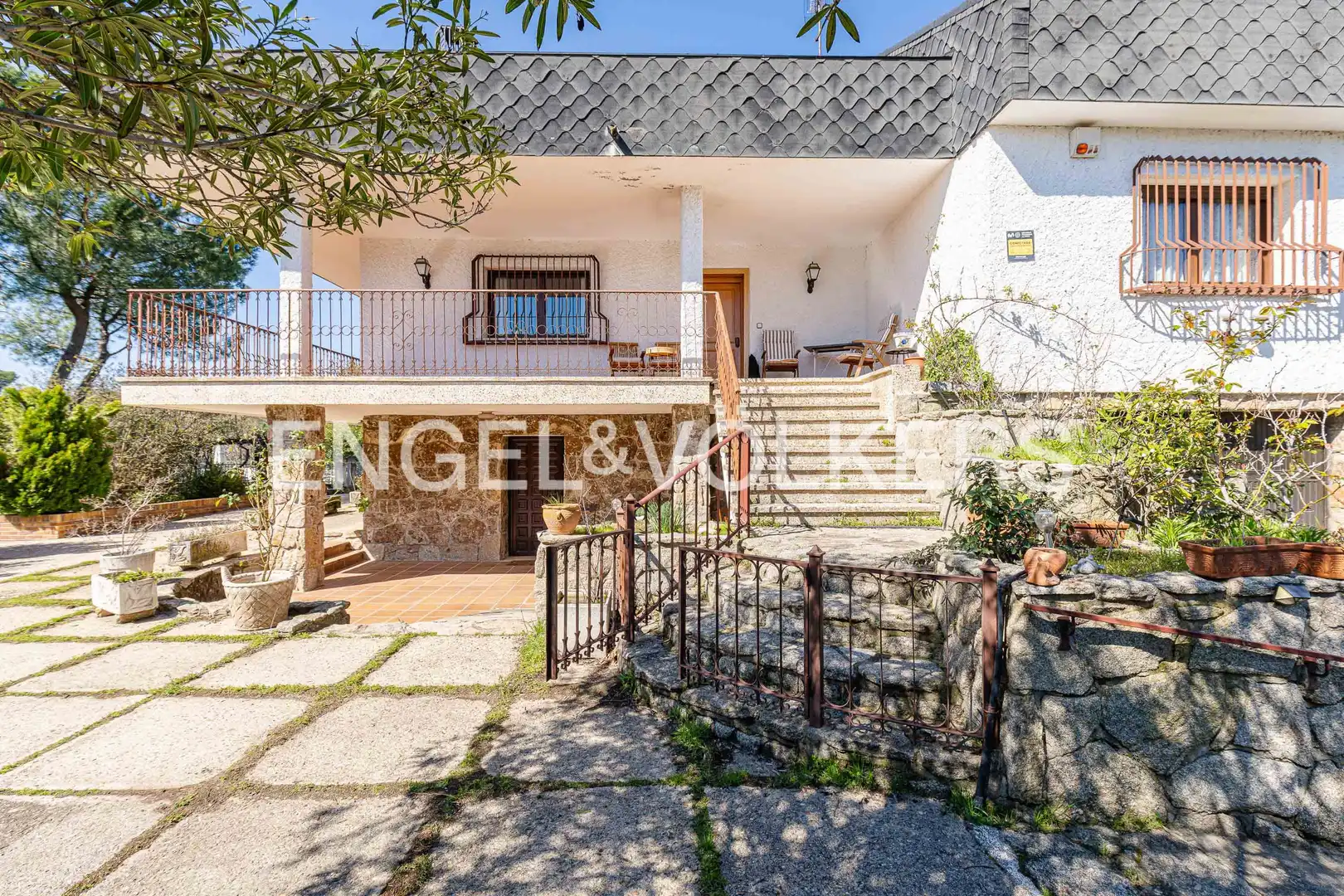 Vista exterior de Casa o chalet en venta en Torrelodones con Calefacción, Jardín privado y Terraza