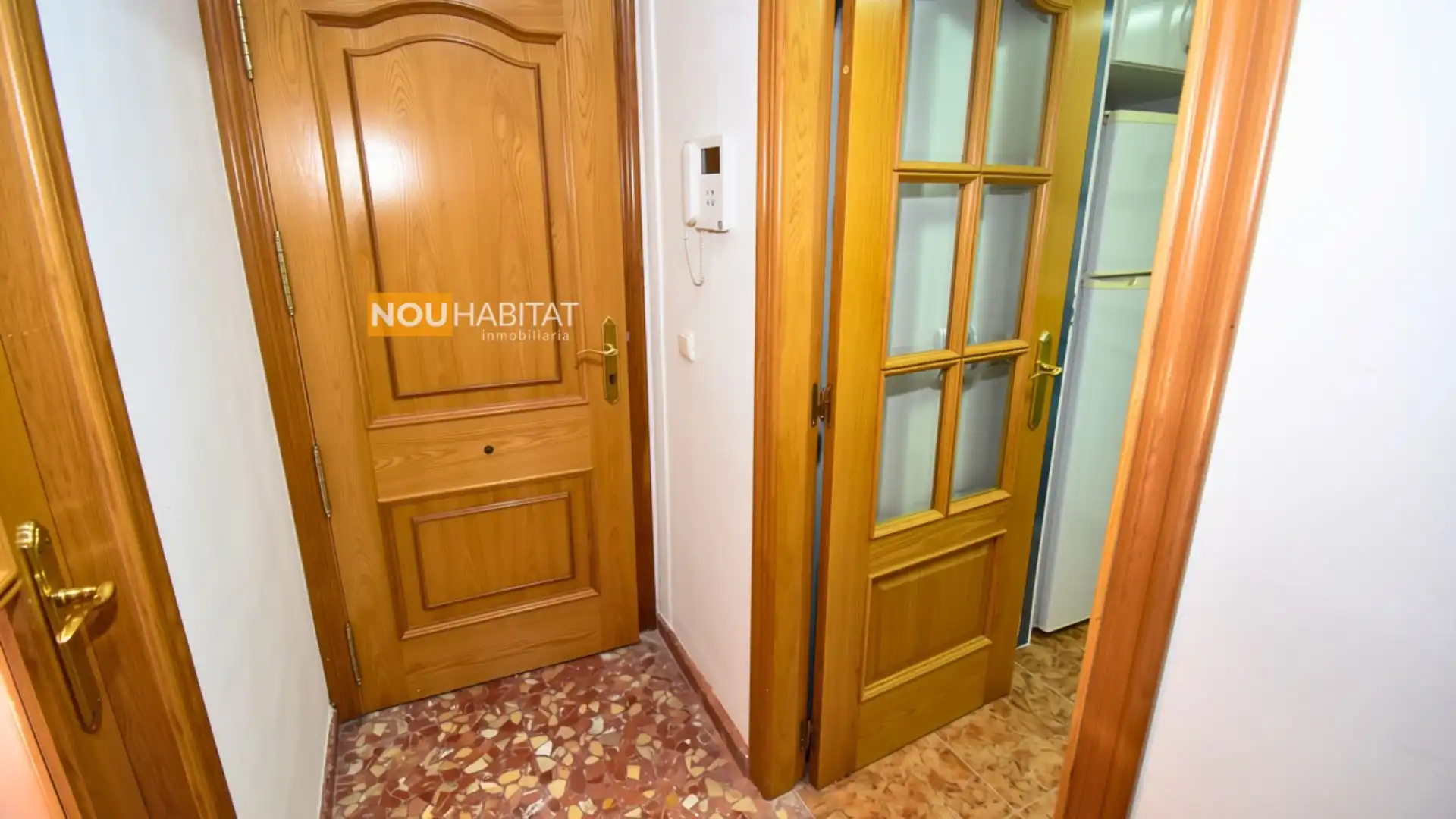 Wohnung zur Miete in Montserrat mit Balkon