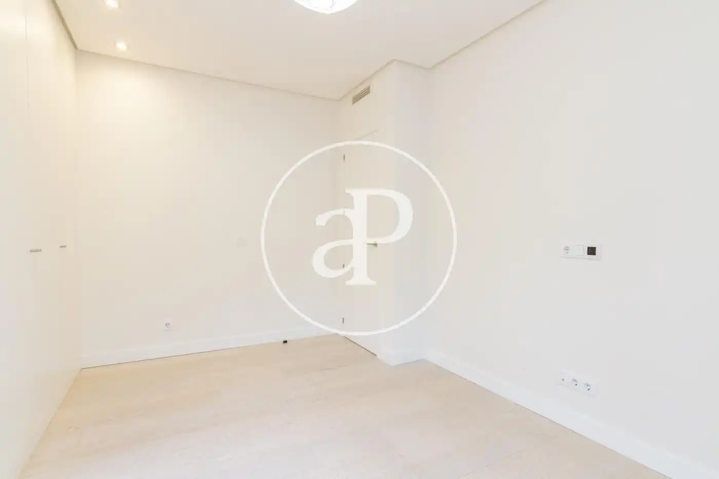 Habitación de Piso de alquiler en Madrid con Aire acondicionado, Calefacción y Jardín privado