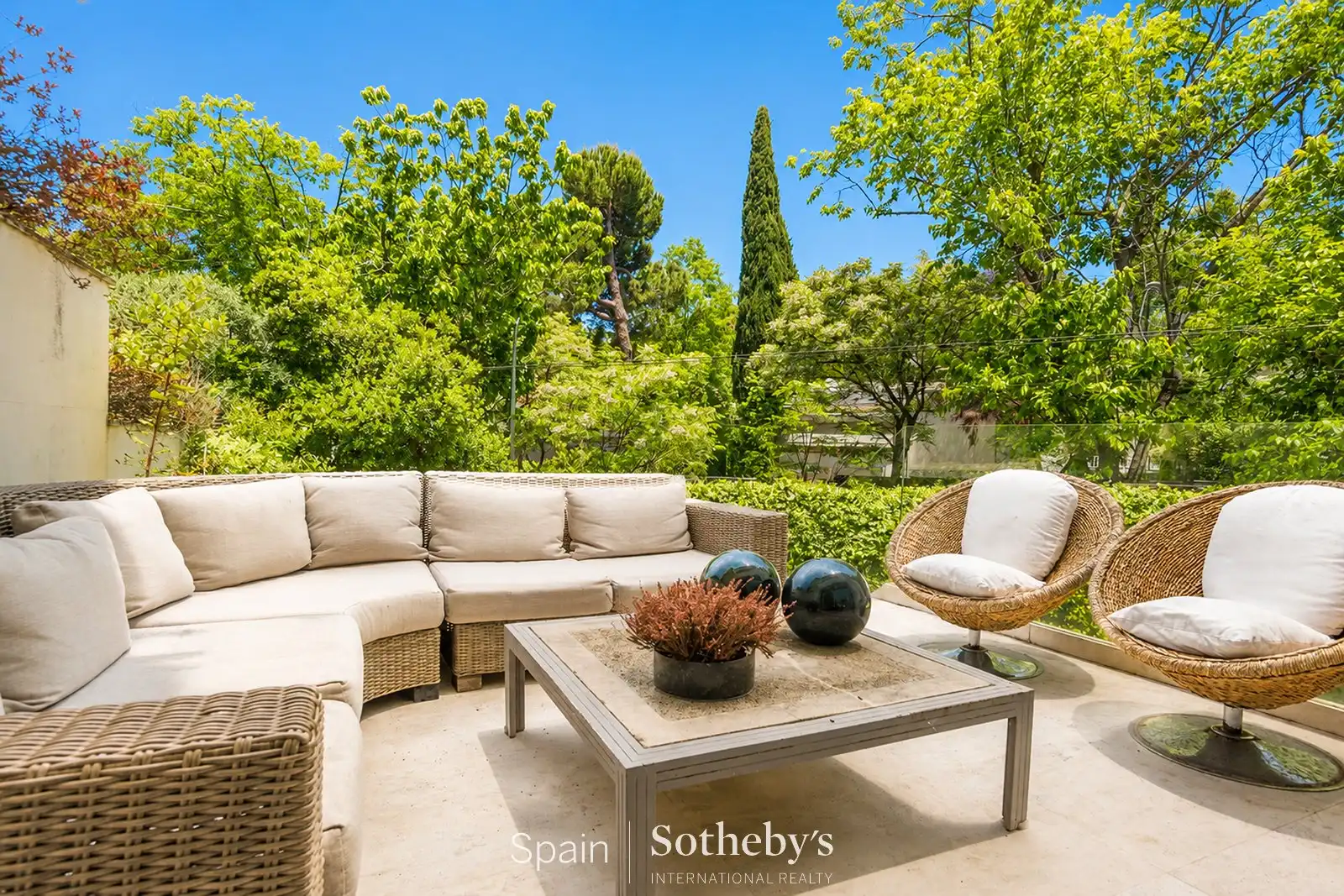 Terraza de Casa adosada en venta en Madrid con Aire acondicionado, Calefacción y Jardín privado