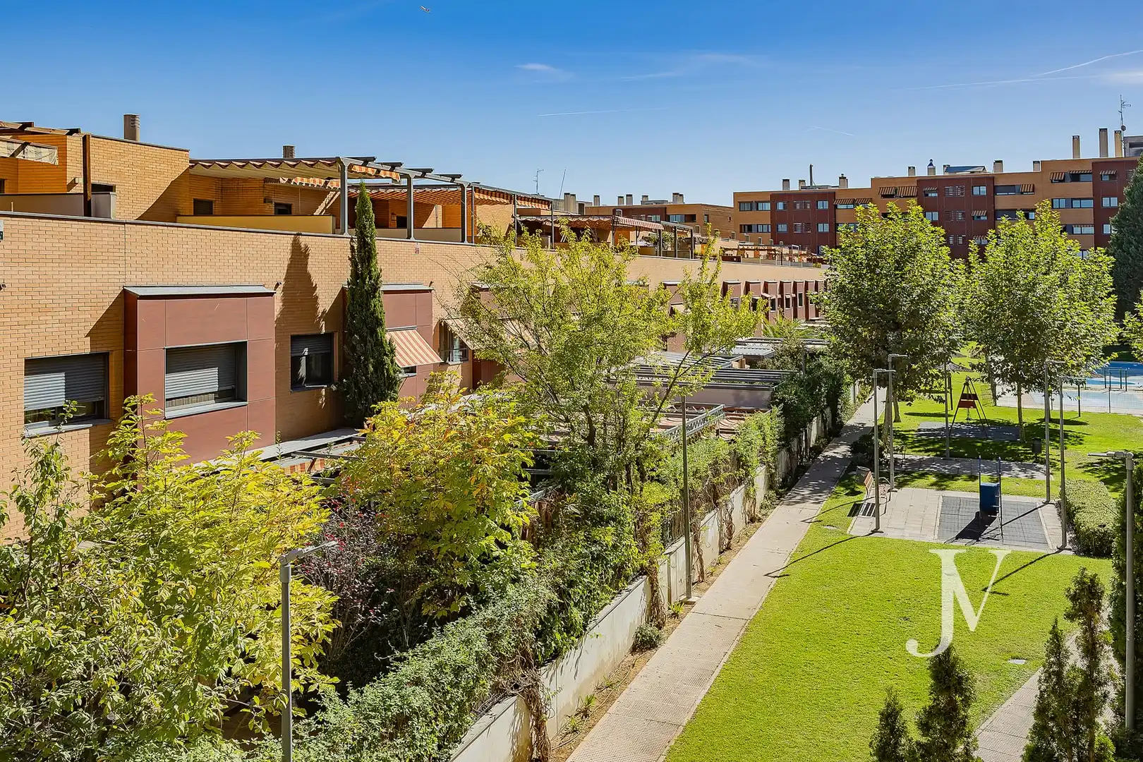 Casa aparellada amb terrassa en venda a Dehesa Vieja - Puente Cultural, imagen 17