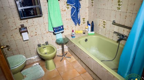 Foto 5 de Piso en venta en Calle Pontevedra, Cacabelos, León