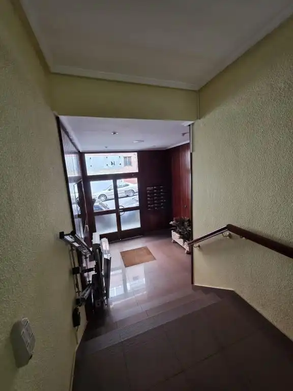 Piso con ascensor en venta en Eguiluz Antonio Médico Kalea 14, imagen 3