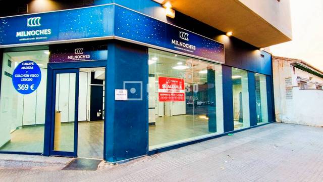 Local comercial en Alquiler en de Carlos Frontaura en El Palo