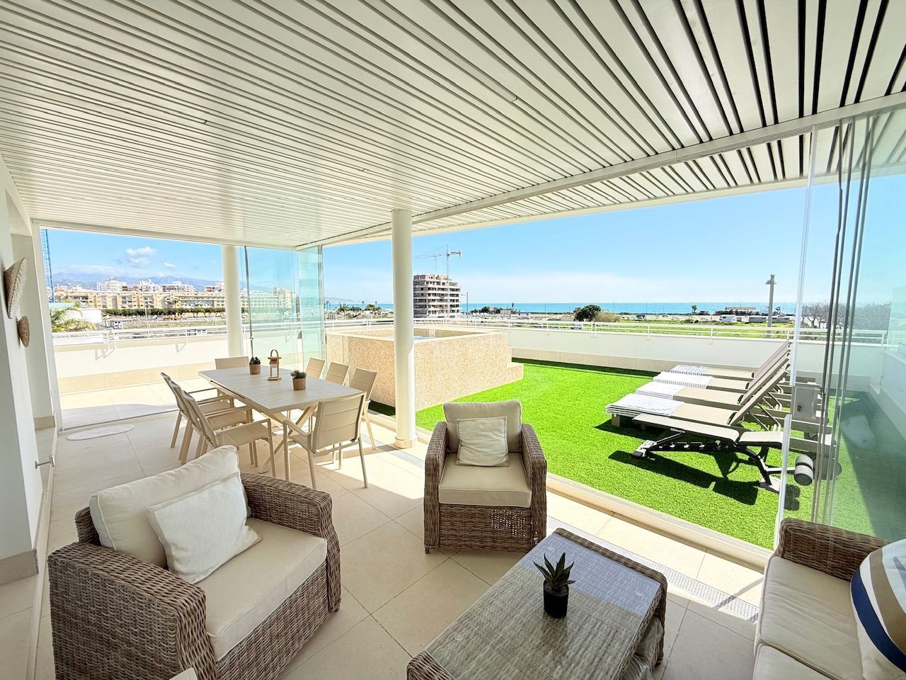 Terrasse von Wohnung zum Verkauf in Vélez-Málaga mit Klimaanlage, Heizung und Privatgarten