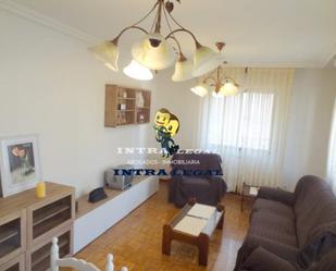 Sala d'estar de Pis de lloguer en Salamanca Capital amb Calefacció, Terrassa i Moblat