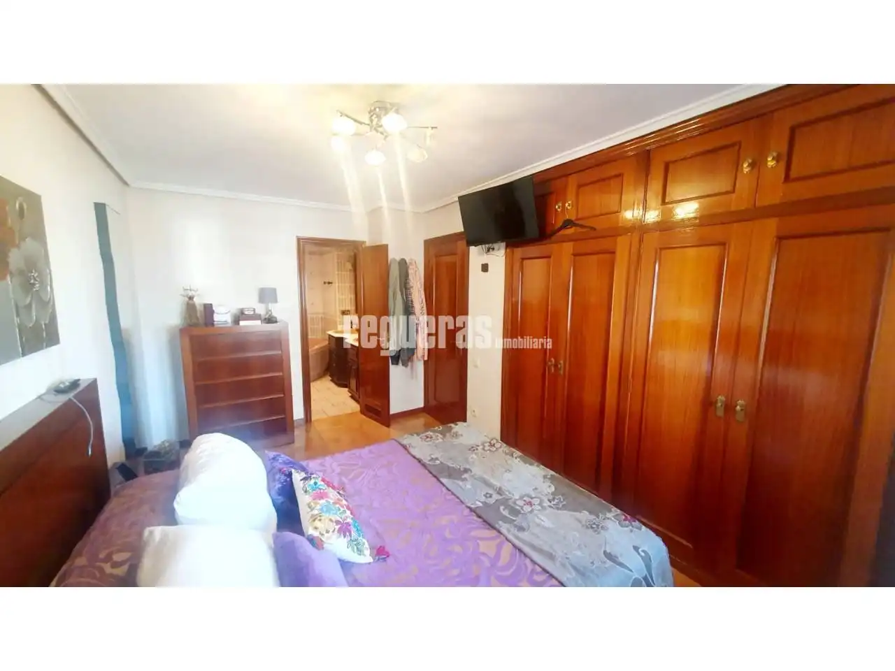Habitación de Piso en venta en Avilés con Calefacción, Parquet y Terraza