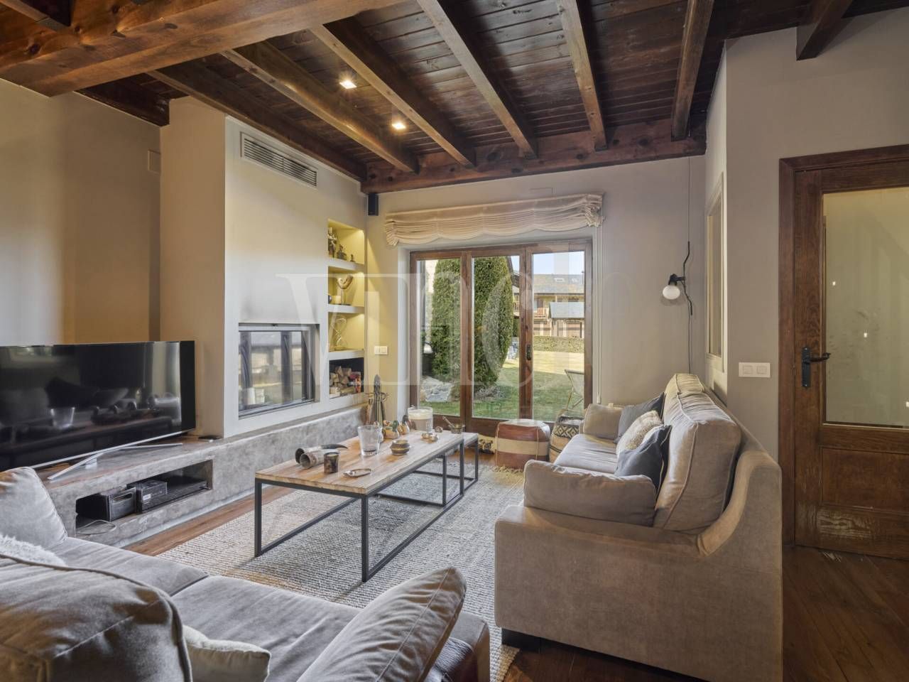 Sala de estar de Casa adosada en venta en Isòvol con Calefacción, Parquet y Terraza