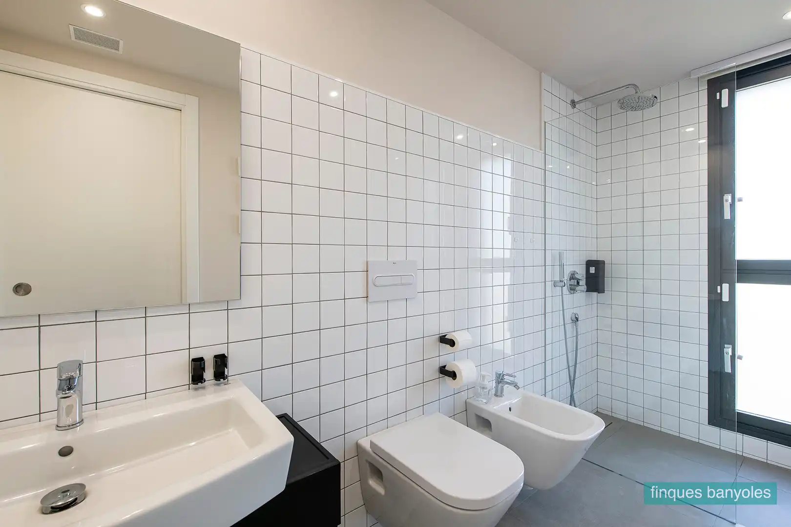 Bathroom of Houses for sale in Banyoles  with Air Conditioner, Heating and Terrace