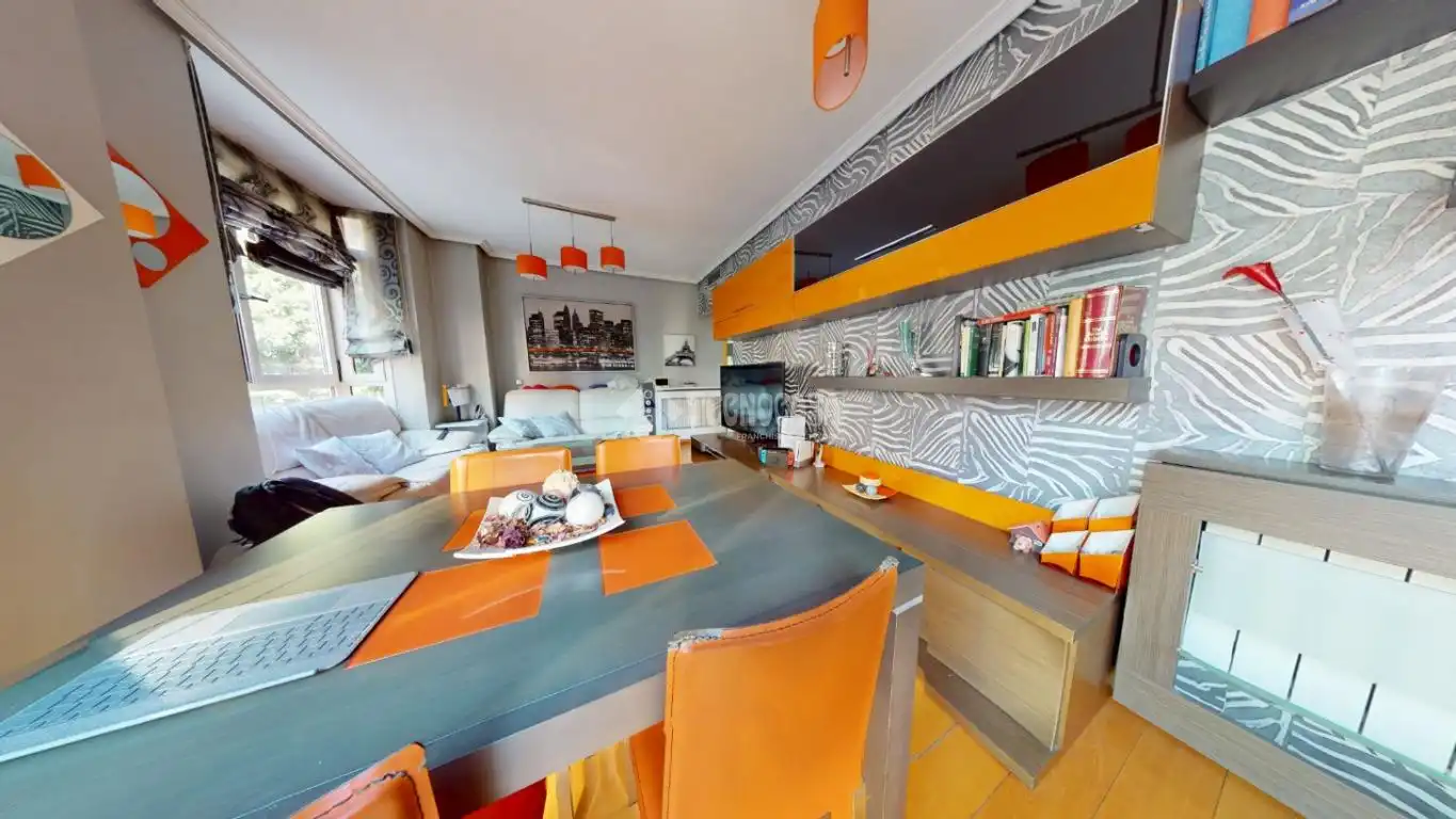 Dining room of Flat for sale in Madrid  with Air Conditioner, Heating and Storage room