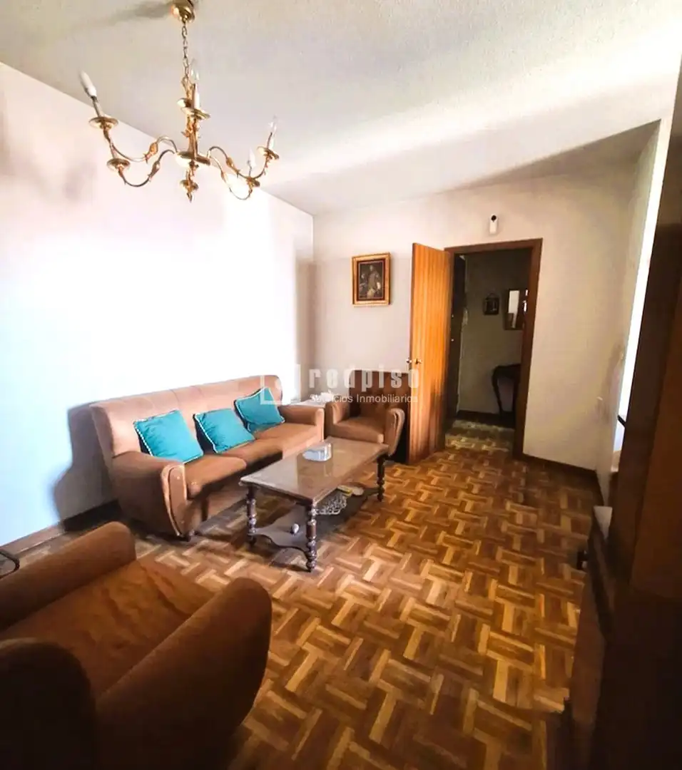 Living room of Flat for sale in Madrid  with Heating, Parquet flooring and Furnished