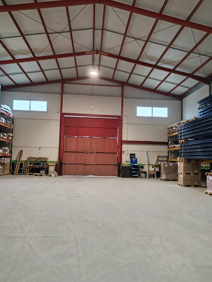Nave industrial en alquiler en Alcalá del Río, imagen 2