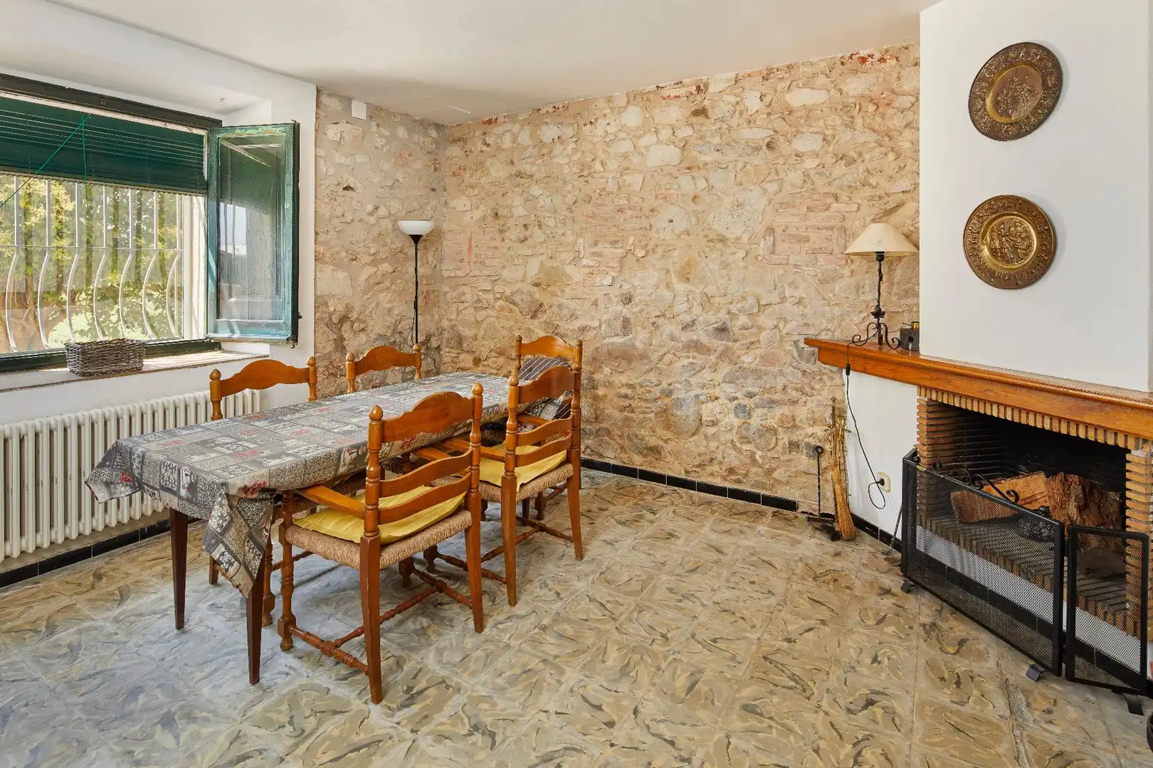 Comedor de Finca rústica en venta en Cassà de la Selva con Jardín privado, Terraza y Trastero