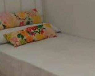 Bedroom of Flat to rent in  Sevilla Capital