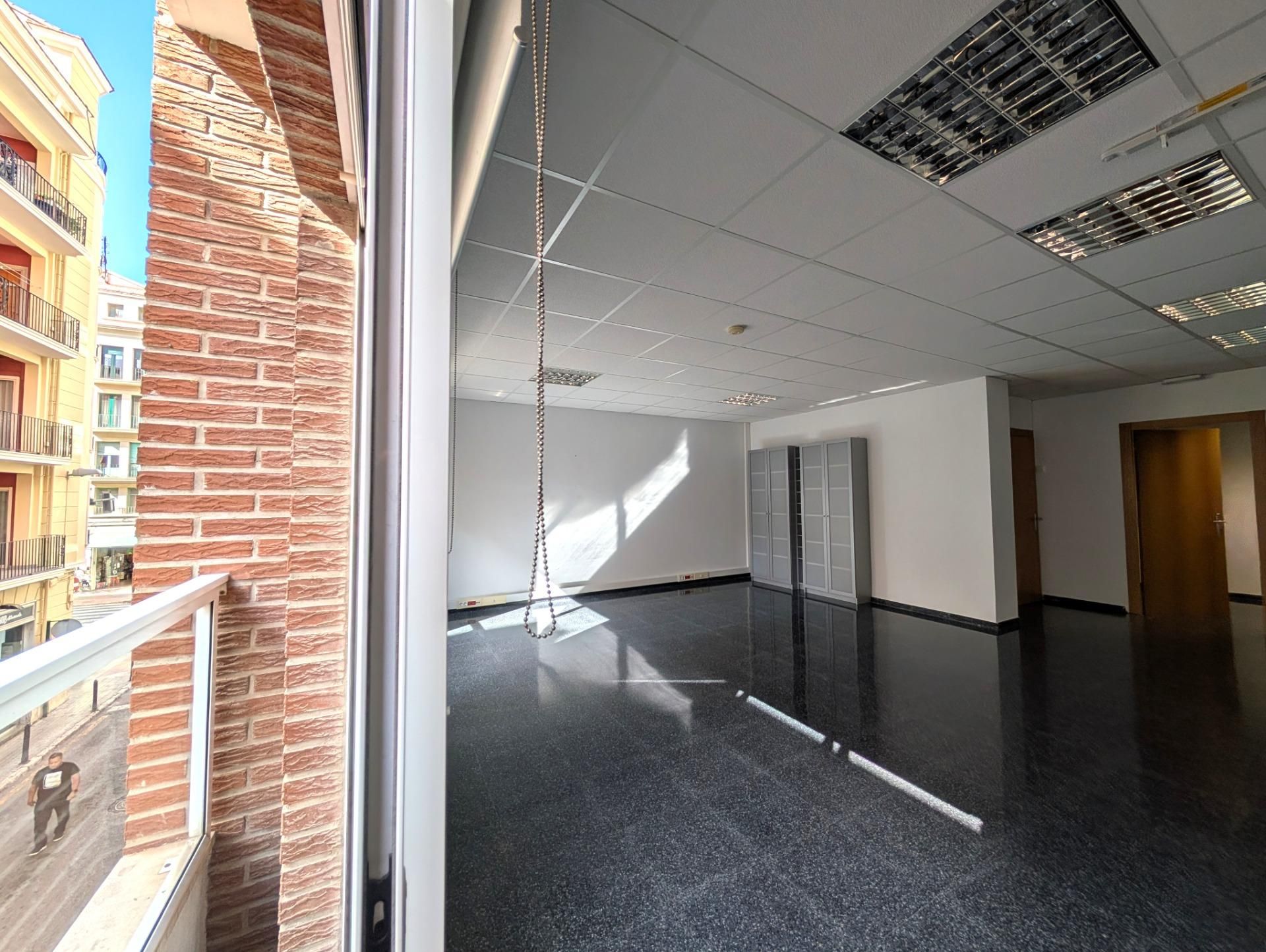 Office for sale in Eixample