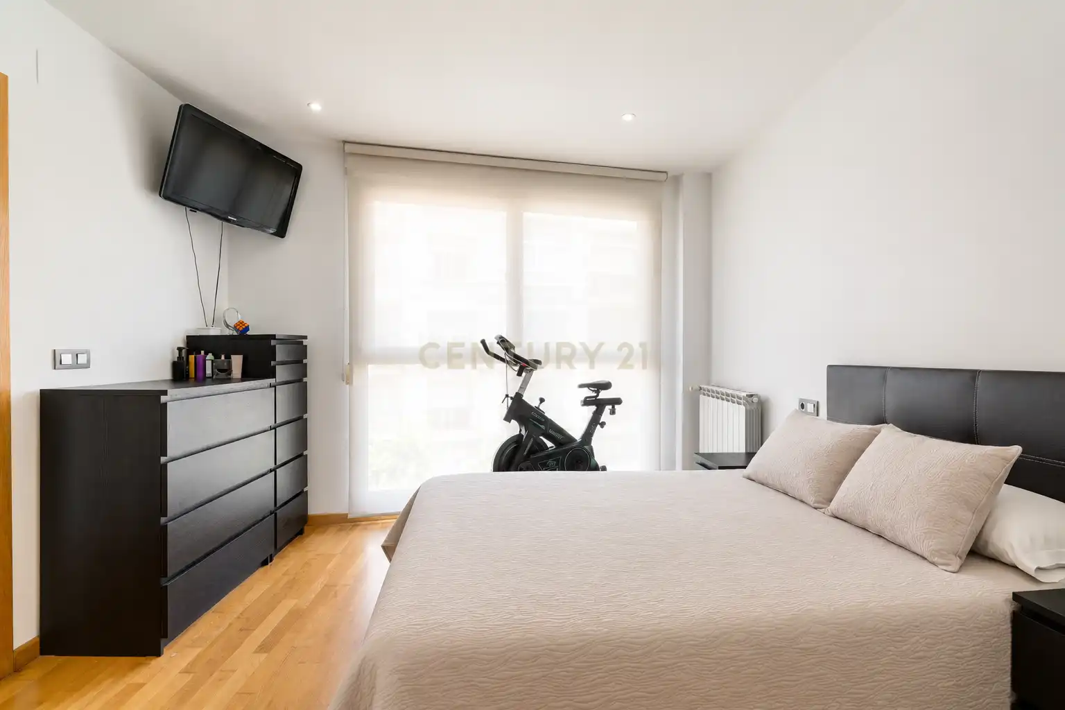Habitación de Dúplex en venta en Irun  con Trastero, Horno y Lavadora