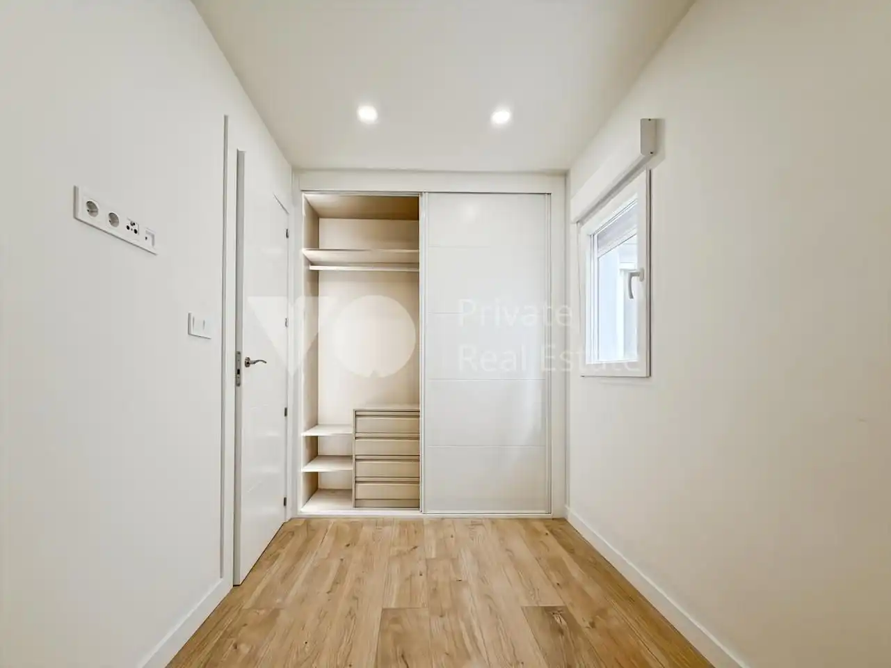 Bedroom of Flat for sale in Alcobendas  with Air Conditioner, Heating and Terrace