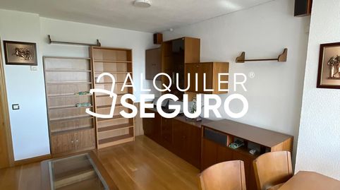 Foto 4 de Piso de alquiler en Eugenia de Montijo , Vista Alegre, Madrid Capital