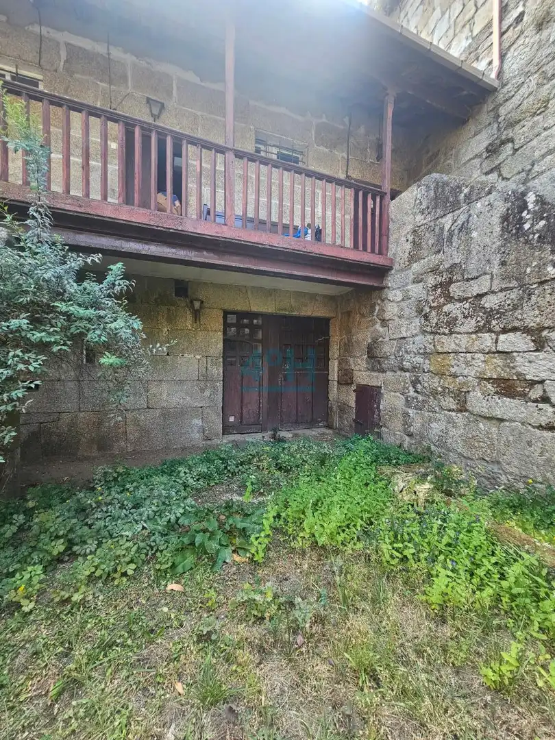 Vista exterior de Finca rústica en venta en Beade  con Jardín privado y Amueblado