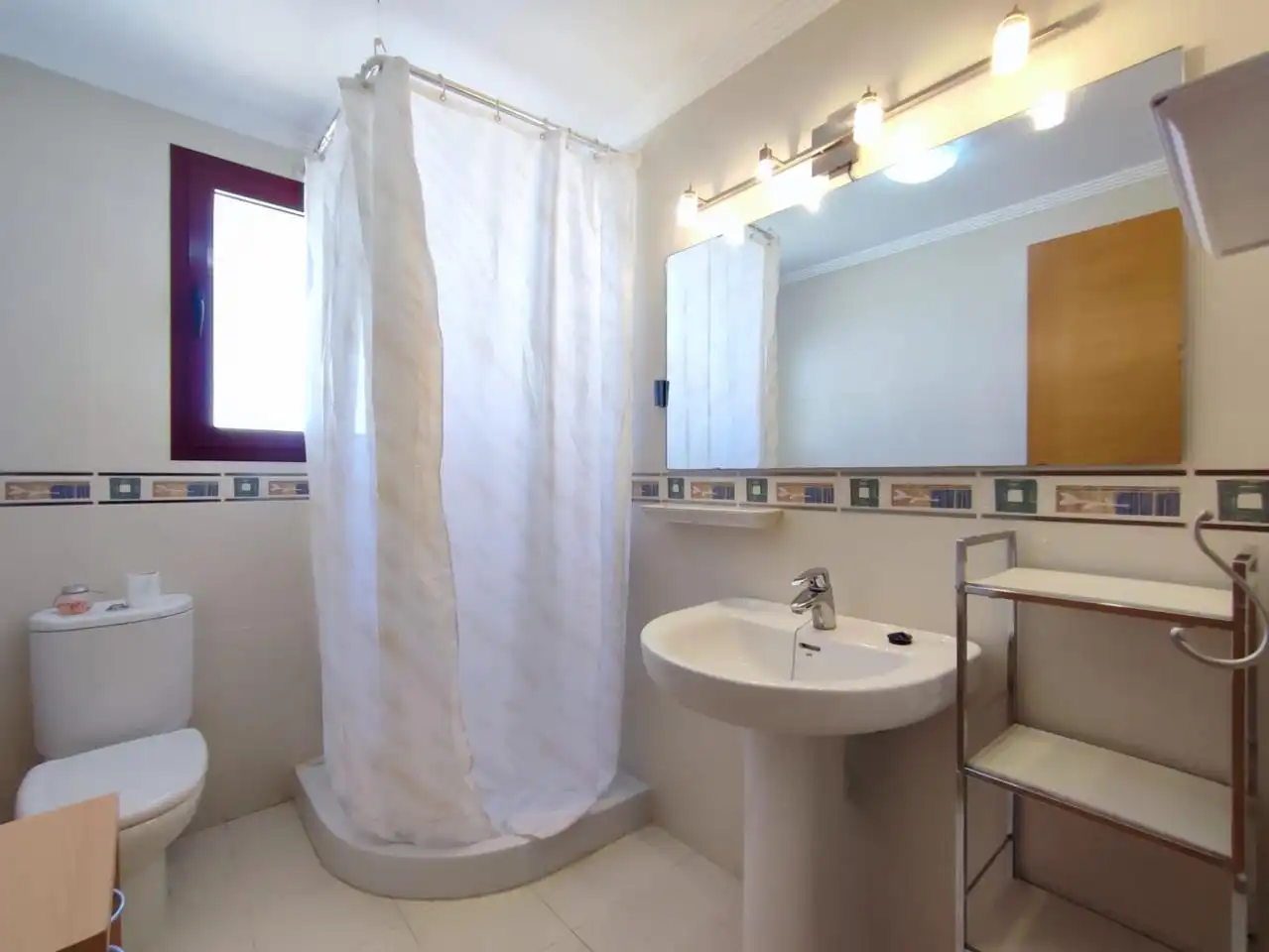 Baño de Casa adosada en venta en Casas de Juan Núñez con Calefacción, Jardín privado y Terraza