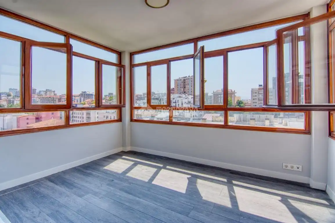 Bedroom of Flat for sale in Santander  with Heating and Balcony