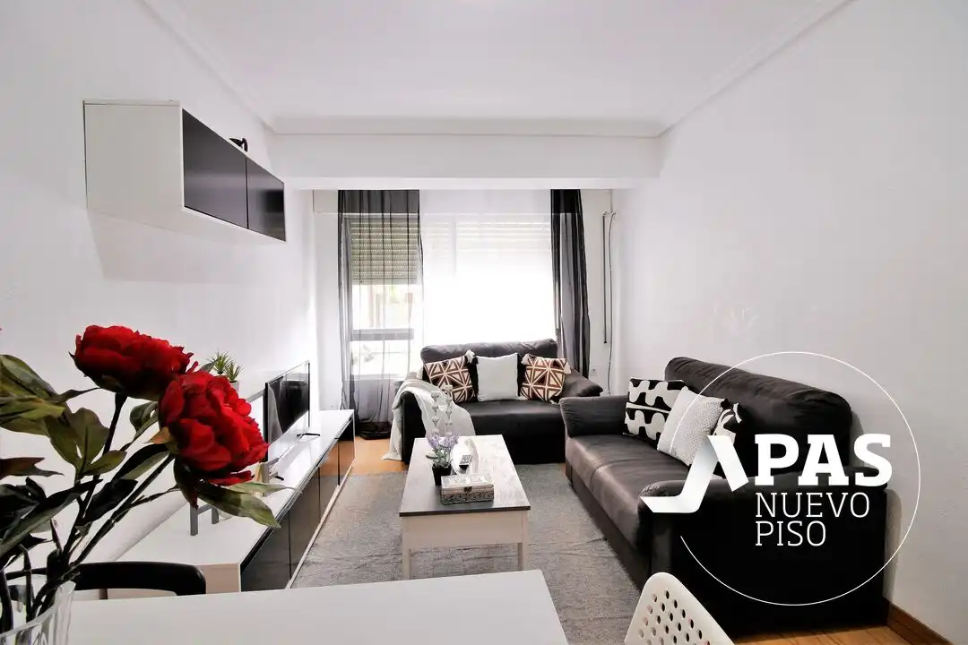 Sala de estar de Piso en venta en Santander con Calefacción