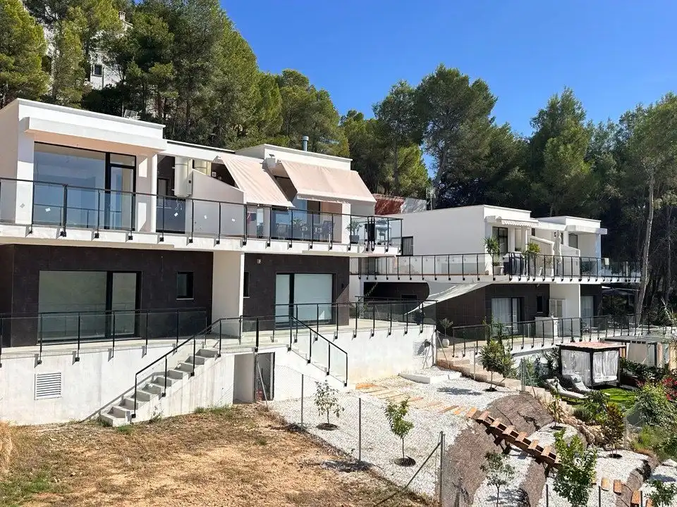 Vista exterior de Casa o chalet en venta en Chiva con Aire acondicionado y Terraza