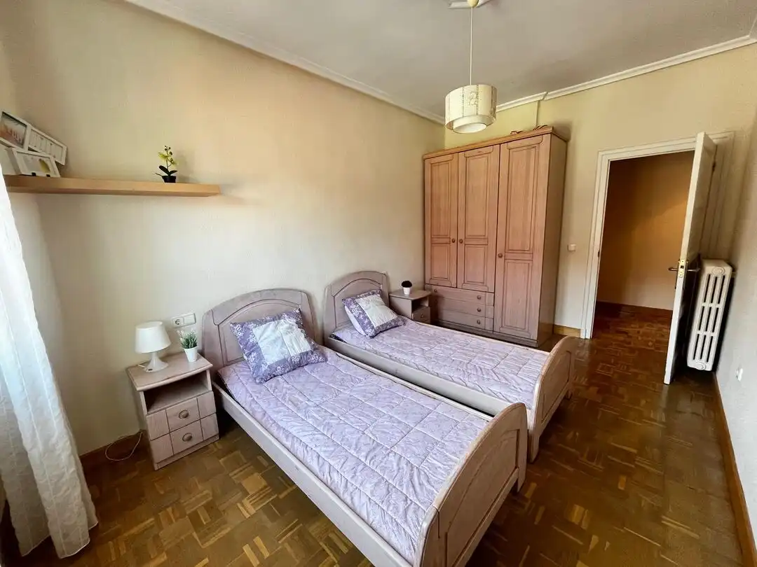 Habitación de Piso en venta en  Pamplona / Iruña con Calefacción