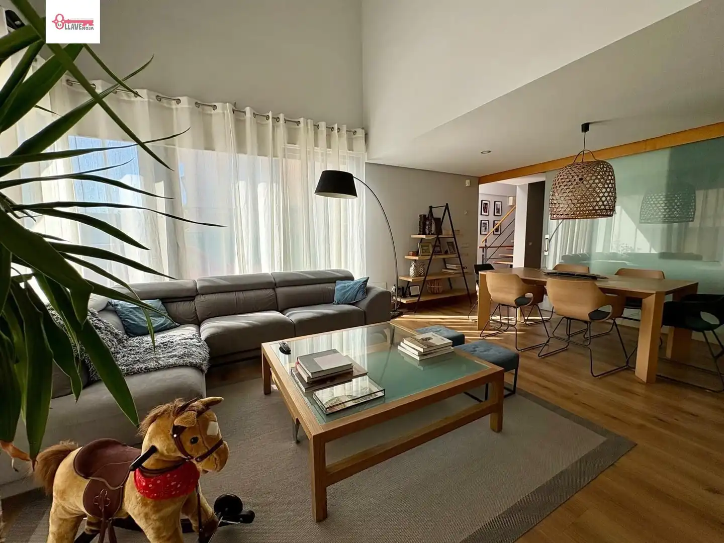 Sala de estar de Casa o chalet en venta en Sarracín con Calefacción, Jardín privado y Parquet
