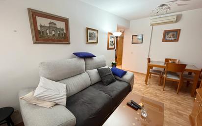 Living room of Flat for sale in  Madrid Capital  with Air Conditioner, Heating and Furnished