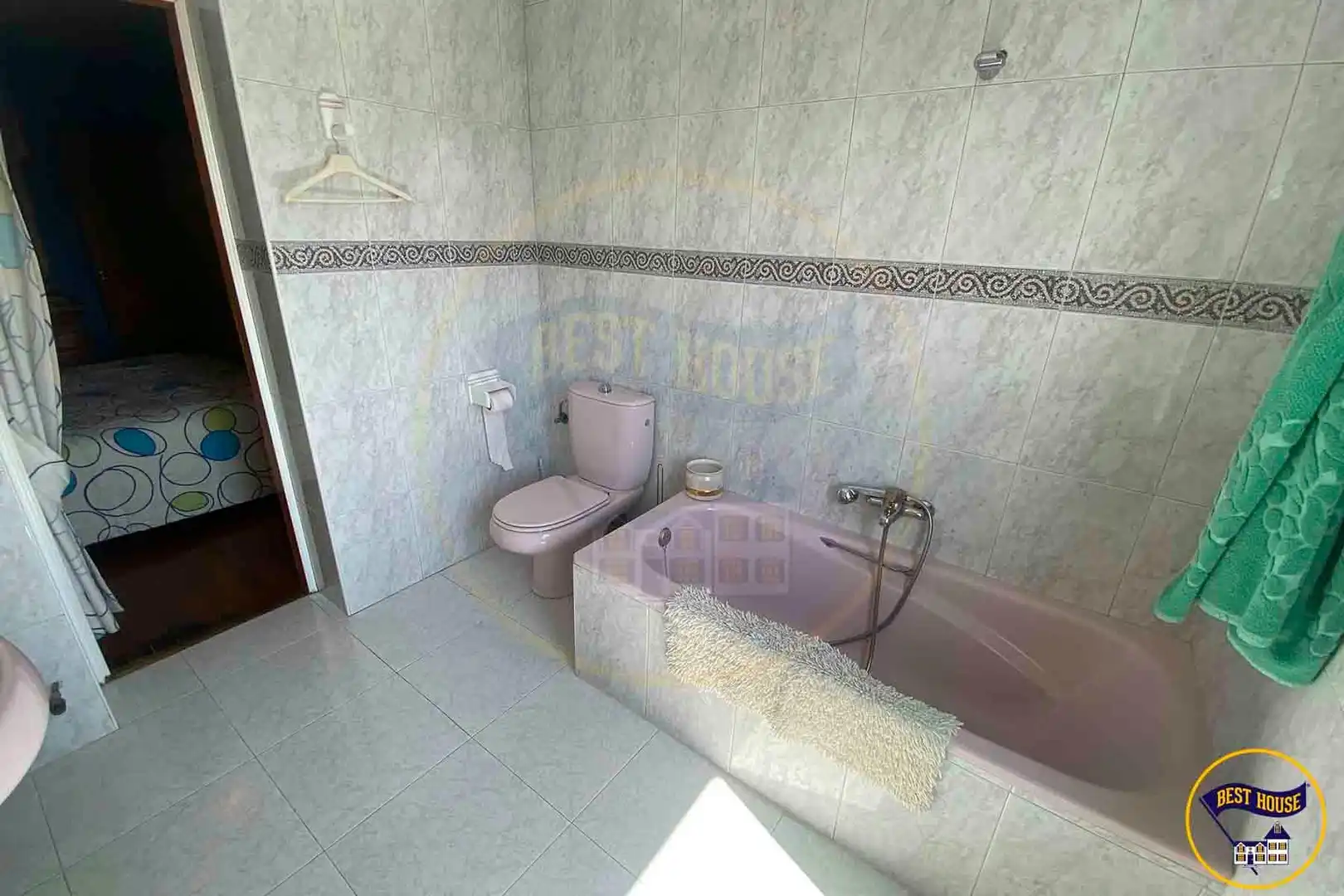 Bathroom of Flat for sale in Cuenca  with Air Conditioner, Heating and Parquet flooring