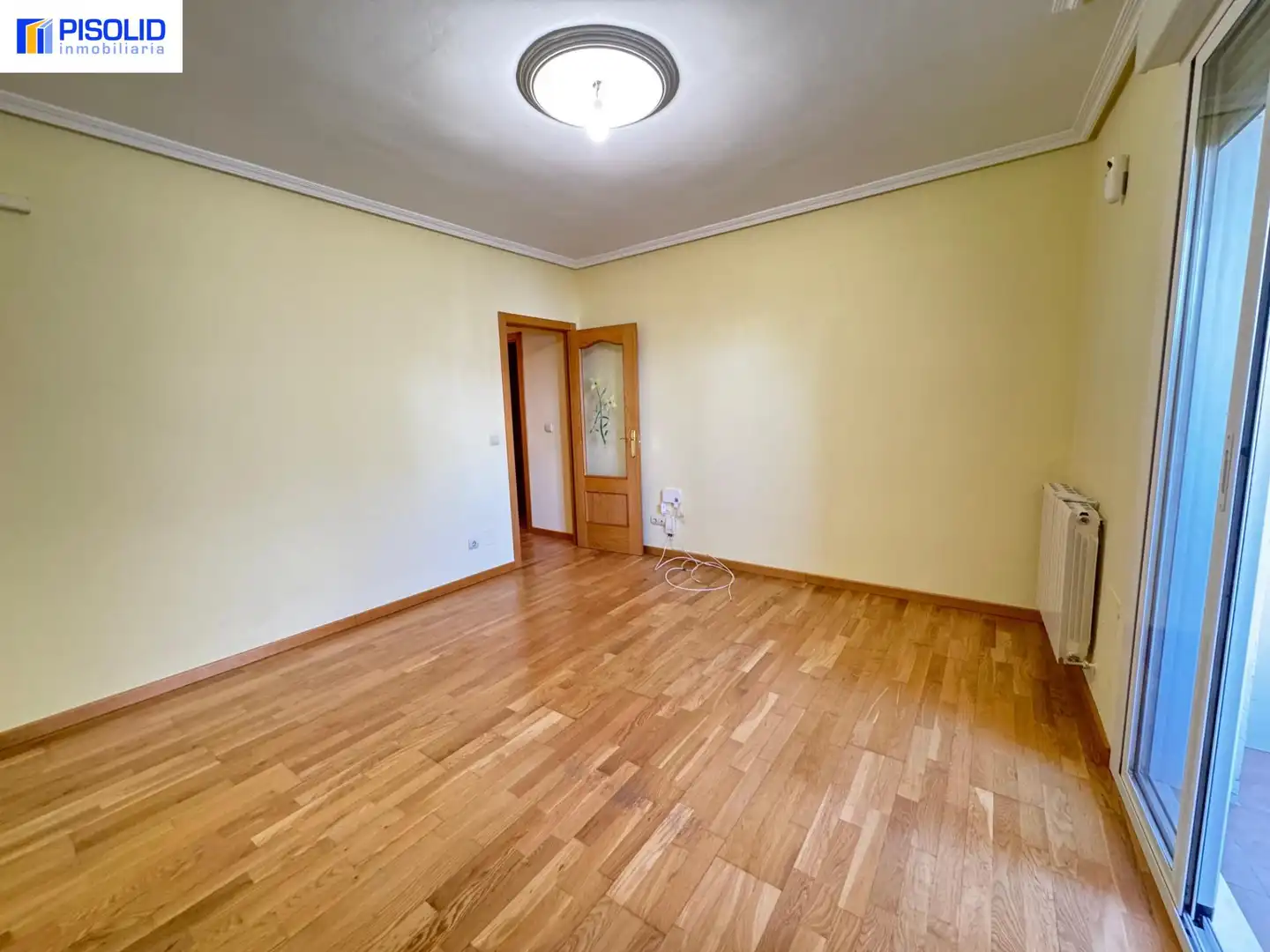 Piso de alquiler en Calle JUAN DE JUNI, Campo Grande
