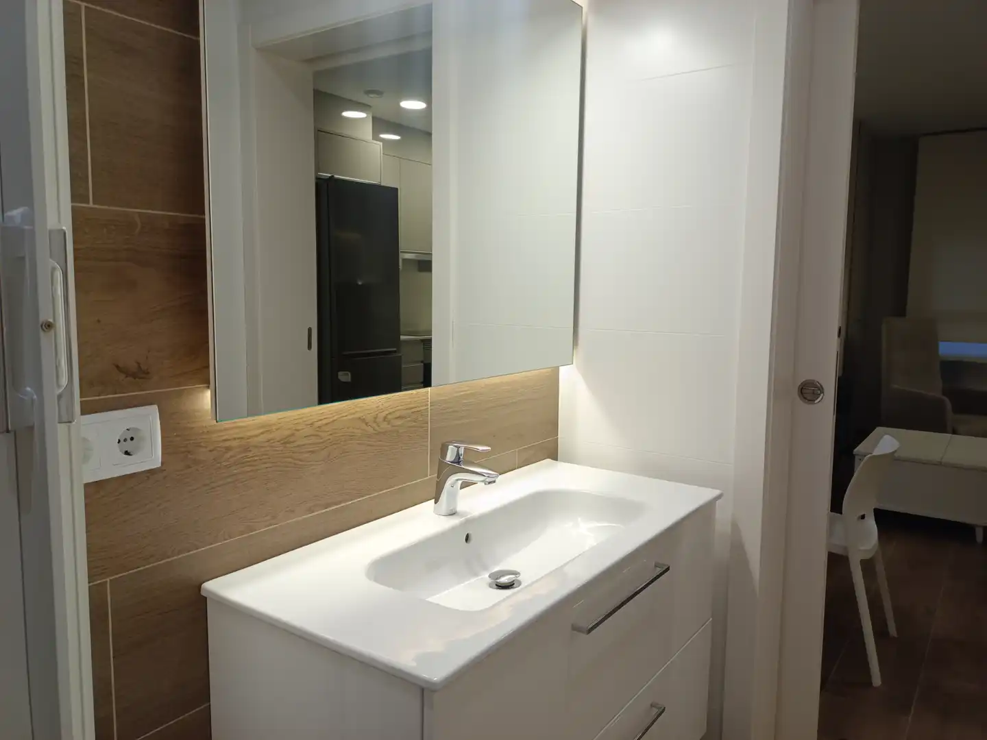 Bany de Apartament de lloguer en Lleida amb Aire condicionat, Calefacció i Moblat