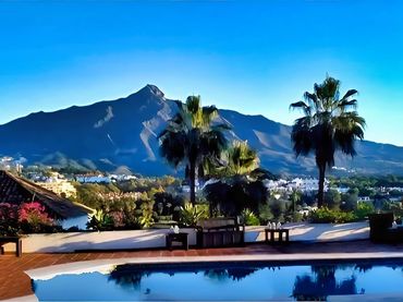 Villa avec piscine à vendre à Calle Sirio 323