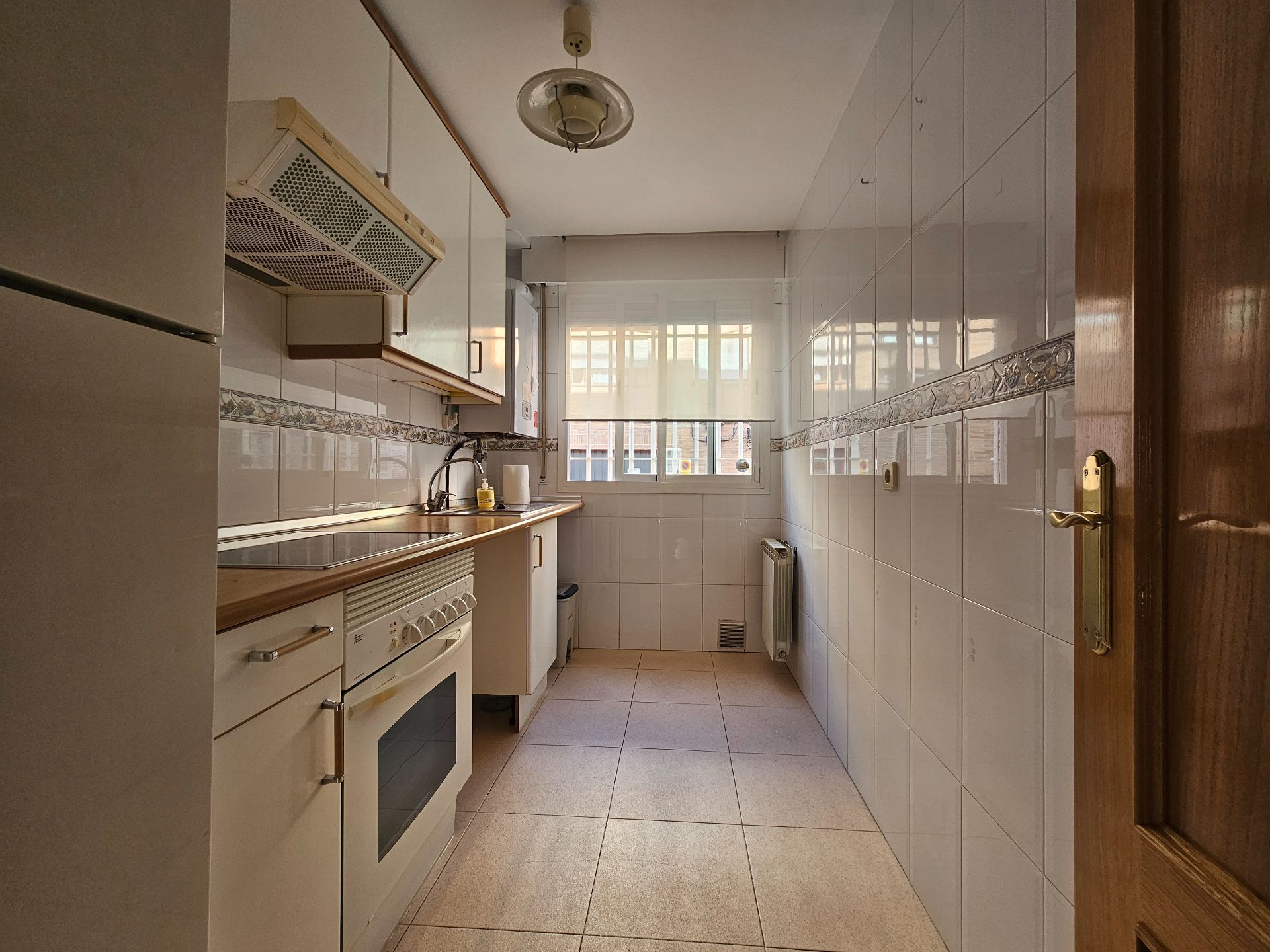 Kitchen of Flat to rent in  Madrid Capital  with Heating and Storage room