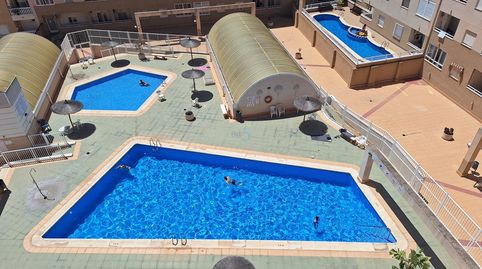 Apartamento luminoso con 2 dormitorios y 1 baño, listo para mudarse, situado en una excelente zona de Torrevieja cerca del Parque, imatge 2