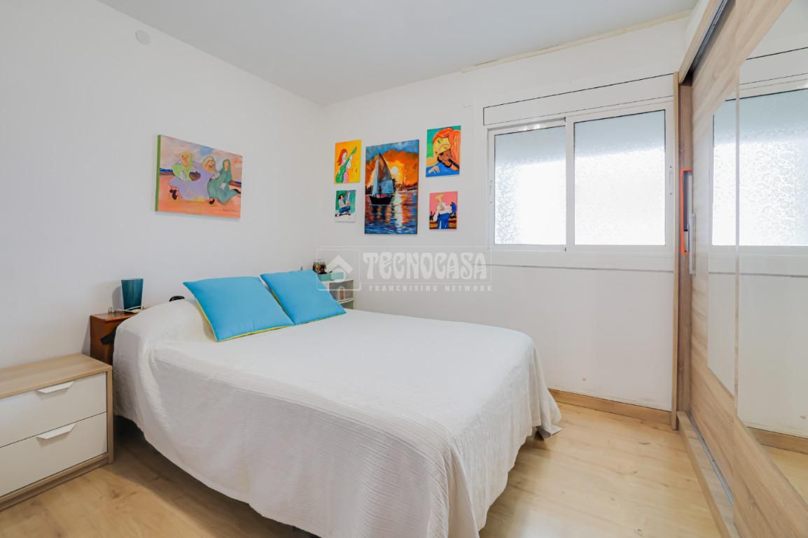 Bedroom of Flat for sale in L'Hospitalet de Llobregat  with Air Conditioner and Balcony