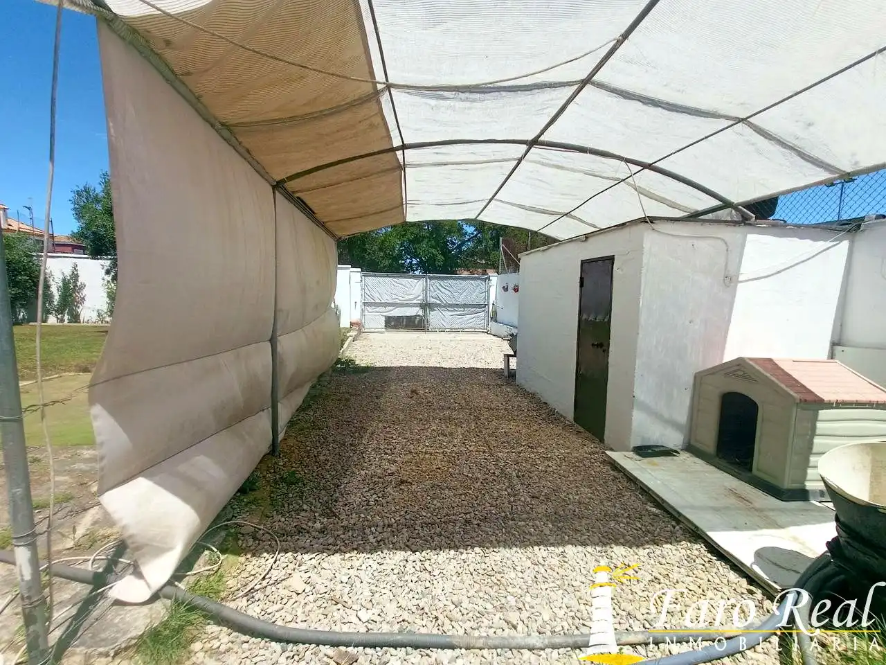Jardín de Finca rústica de alquiler en Sanlúcar de Barrameda con Aire acondicionado, Jardín privado y Piscina