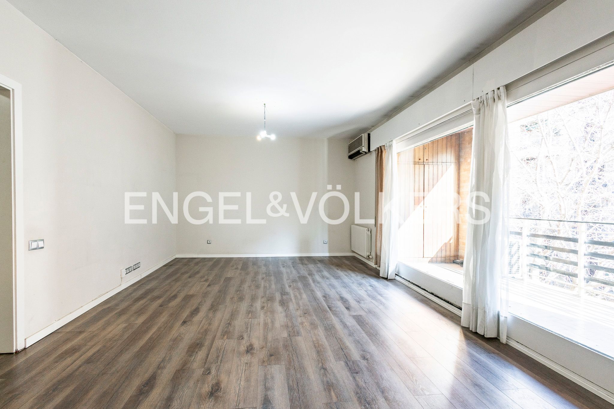 Sala de estar de Piso en venta en  Barcelona Capital con Aire acondicionado, Calefacción y Parquet
