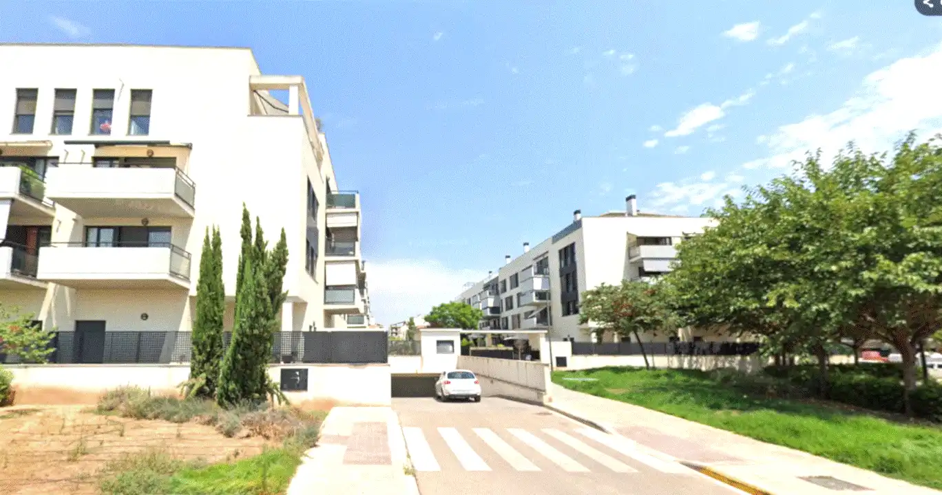 Exterior view of Flat for sale in La Pobla de Vallbona  with Air Conditioner, Heating and Private garden