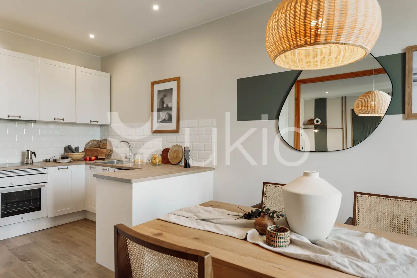 Cocina de Apartamento de alquiler en Barcelona con Aire acondicionado, Calefacción y Amueblado