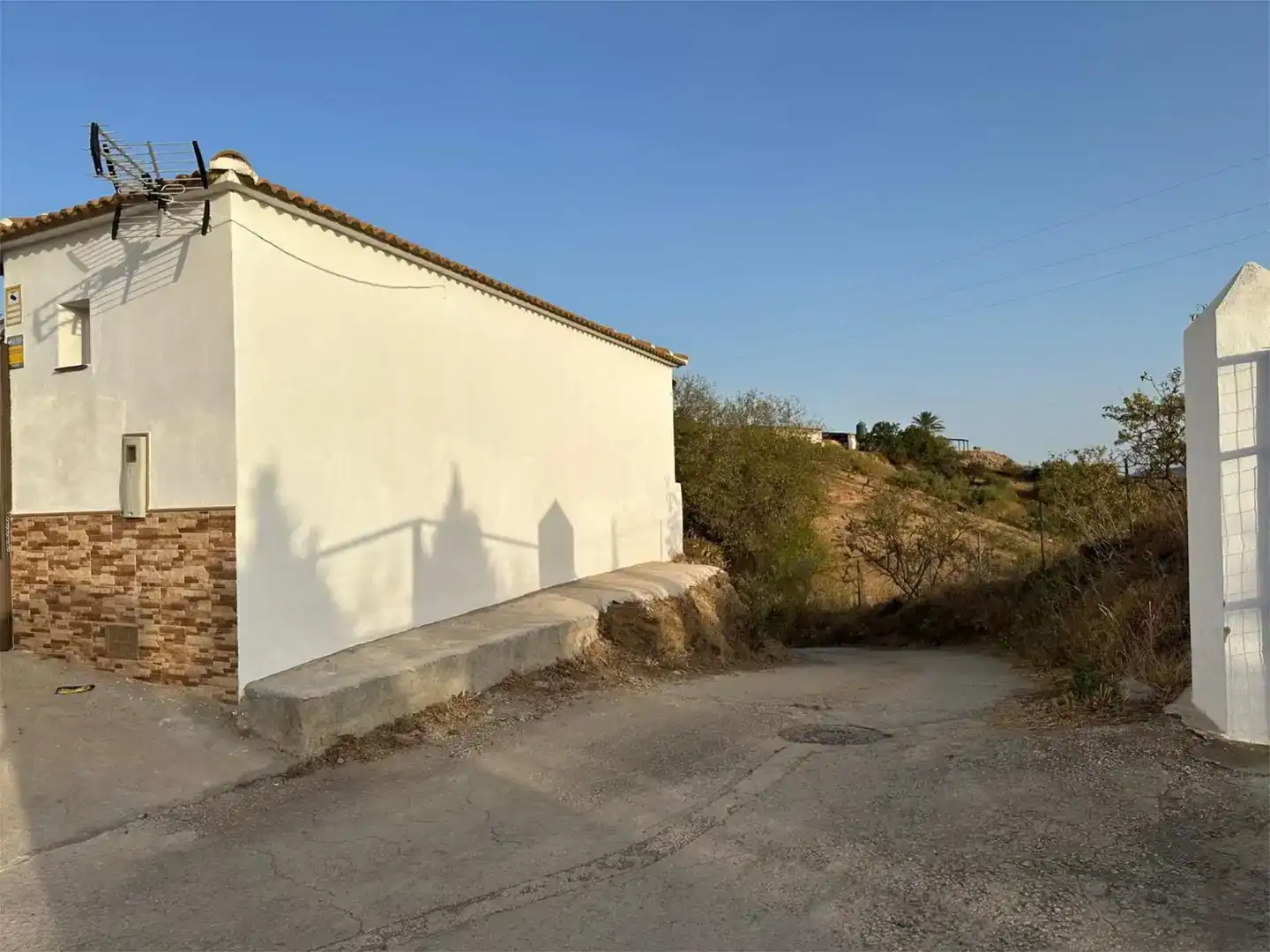 Vista exterior de Casa o xalet de lloguer en Colmenar amb Jardí privat, Moblat i Forn