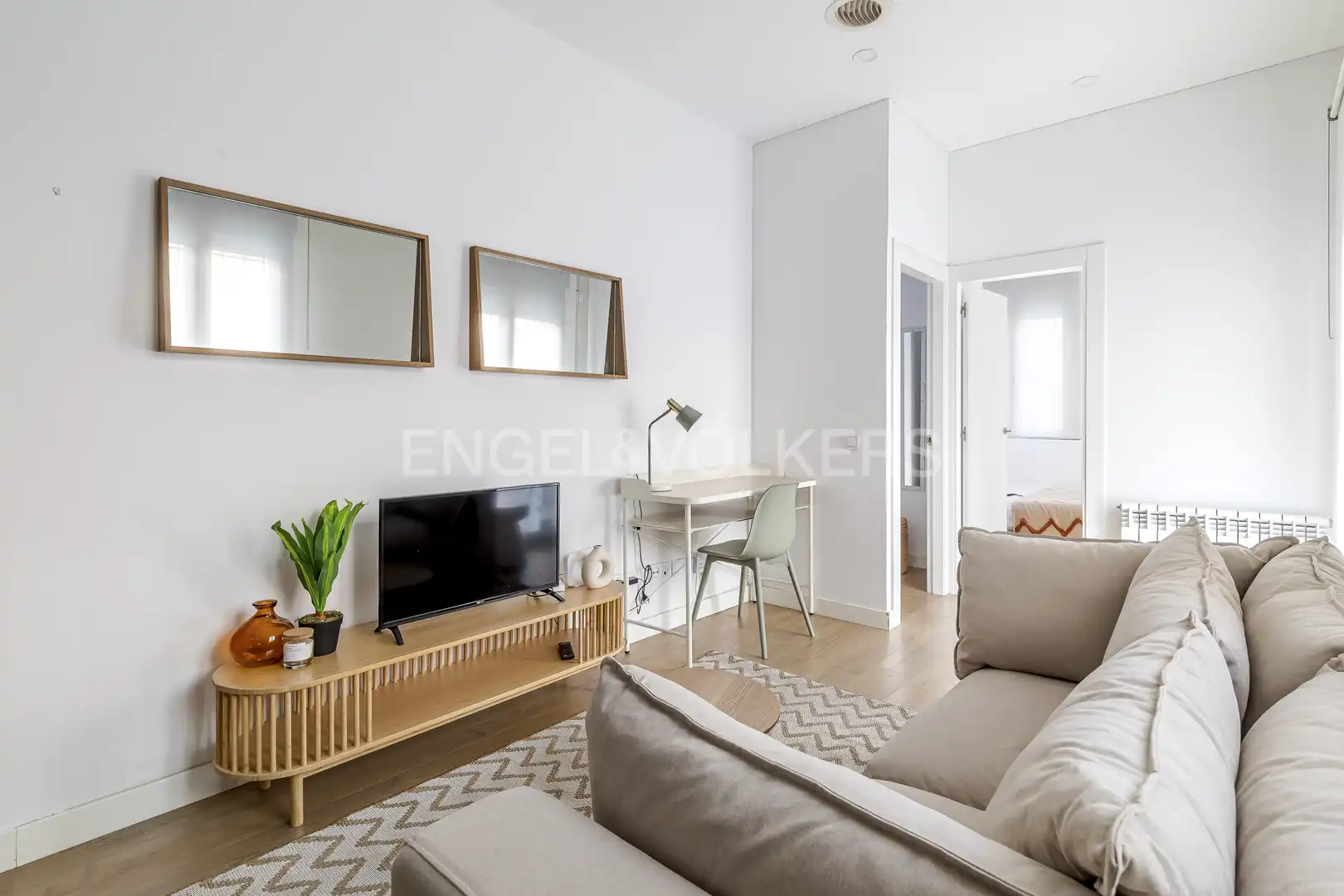 Sala d'estar de Apartament de lloguer en Madrid amb Aire condicionat, Calefacció i Moblat